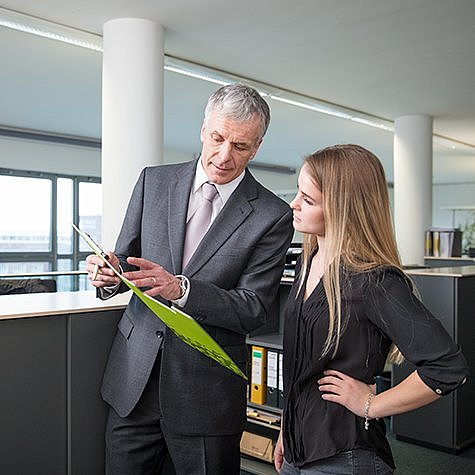 Praktikum bei SPAETER Praktikantin bei SPAETER im Büro