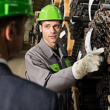 Arbeiten in Lager und Betrieb
